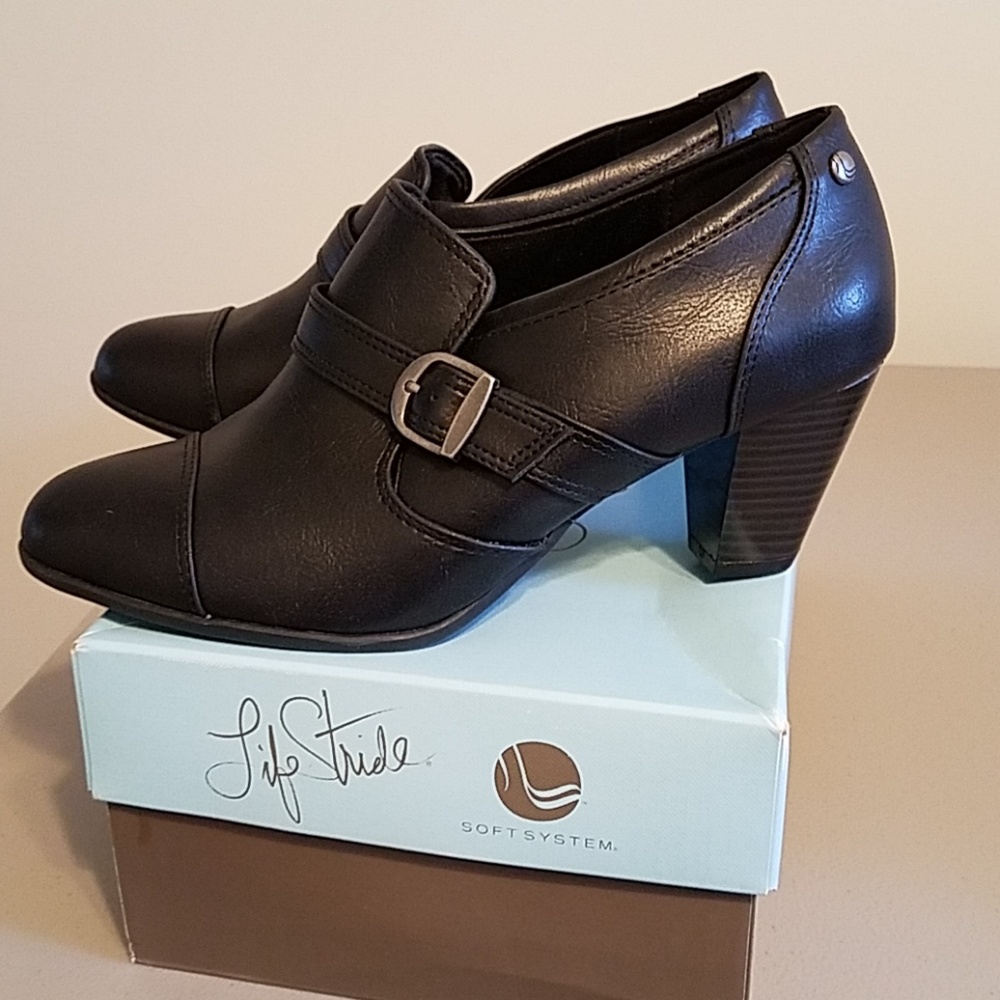 Life Stride Black Casual Pump
